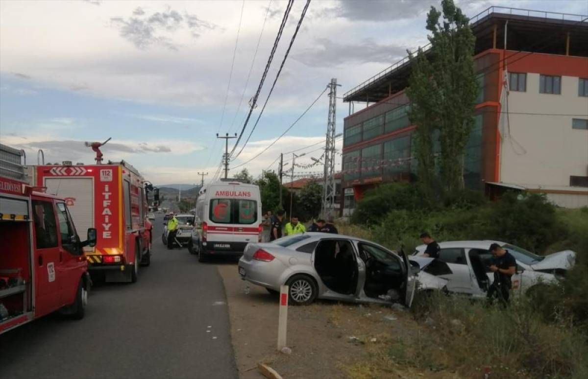 Malatya'da 2 trafik kazasında 8 kişi yaralandı