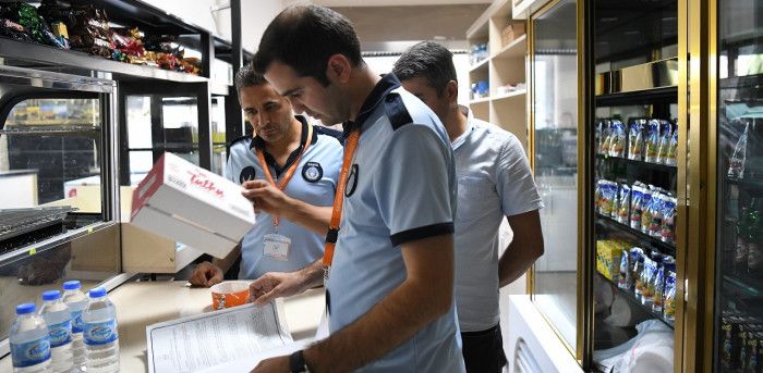 Malatya'da gıda denetimlerinde 75 işletmeye para cezası kesildi