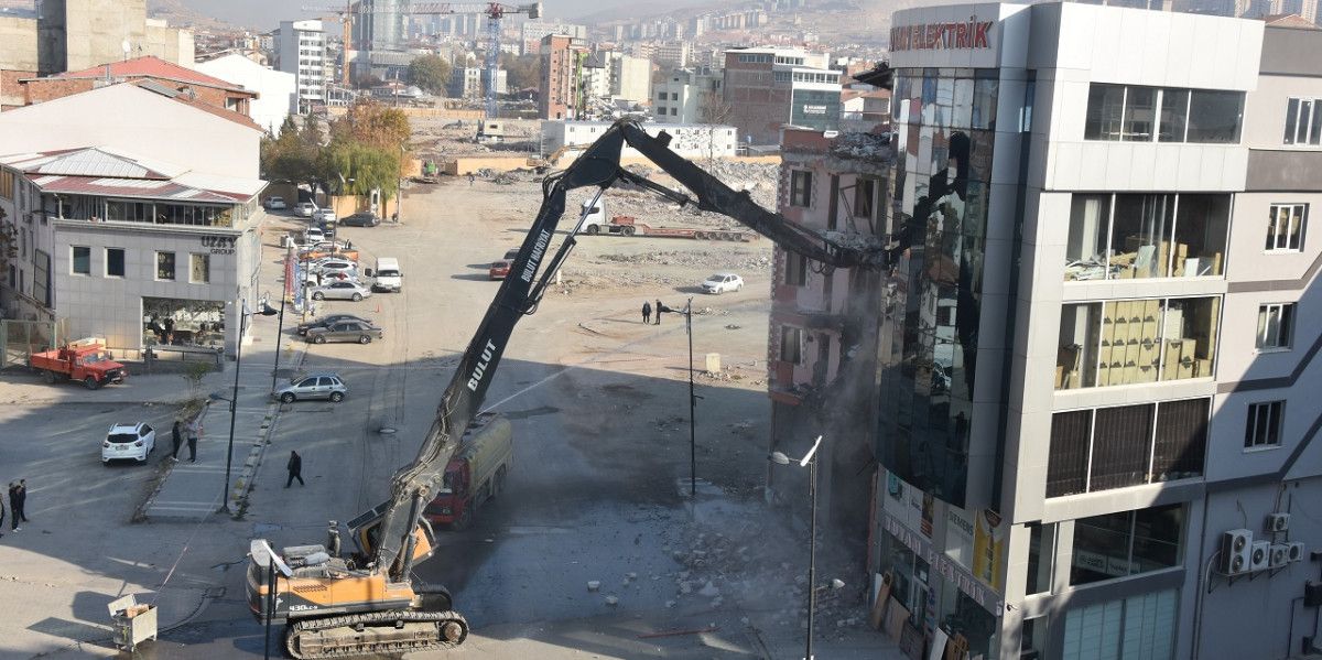 “Depremler, inşaatlar ve göç devam ederken mücbir sebep sona ermemeli”