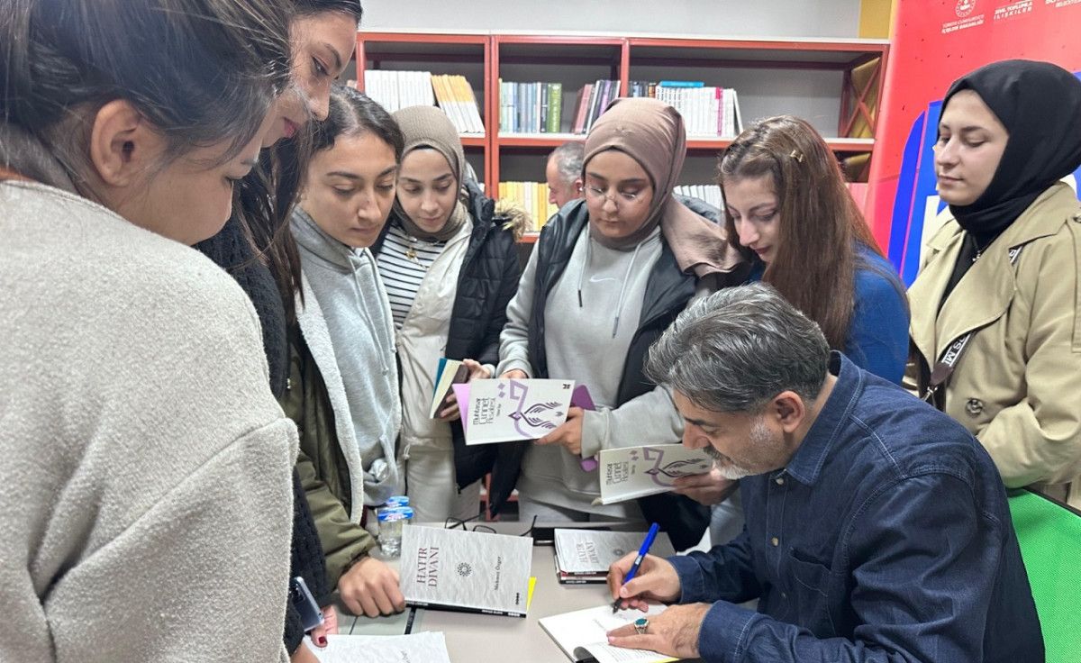 Prof. Dr. Mehmet Özger İle “Hayata Şiirle Bakmak” Söyleşisi Gerçekleşti