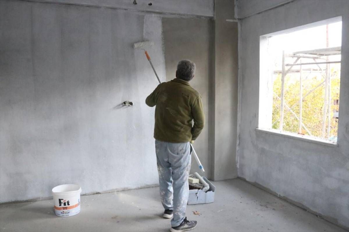 Depremde yıkılan camiler hayırseverlerin desteğiyle ayağa kaldırılıyor