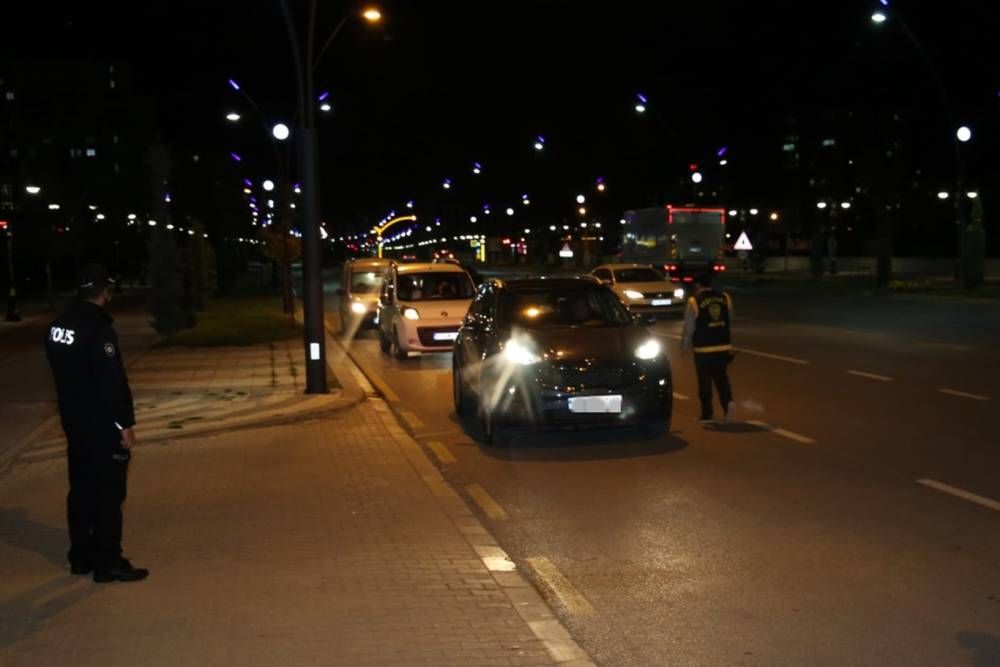 Trafik denetimlerinde 429 sürücüye cezai işlem uygulandı