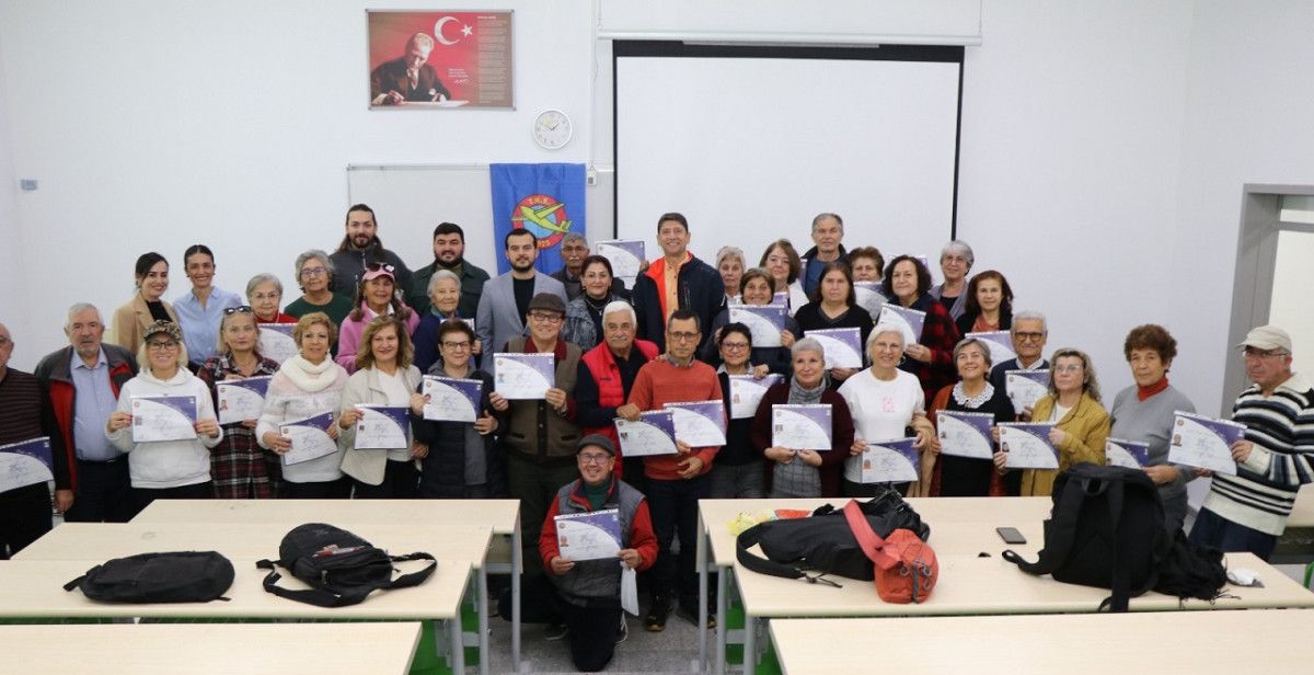 ALKÜ Tazelenme Üniversitesi öğrencileri, model uçak projesiyle gökyüzüne uçtu