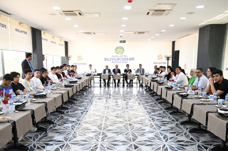 LGS ve YKS'de dereceye giren öğrencilere ödül