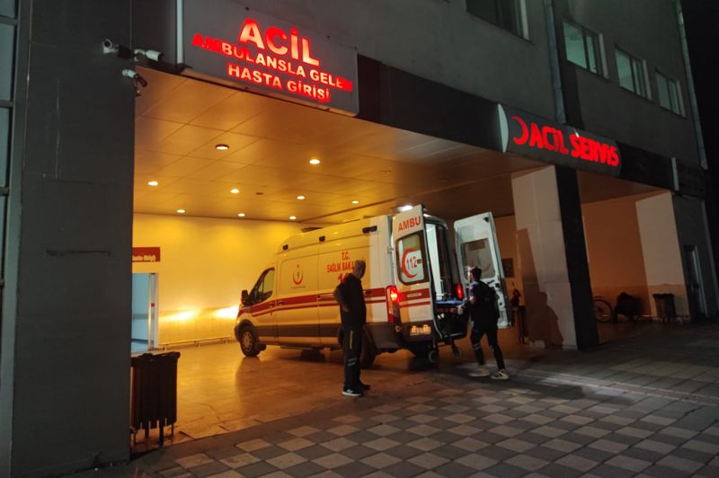 İki otomobil çarpıştı: 1 ölü, 2 yaralı