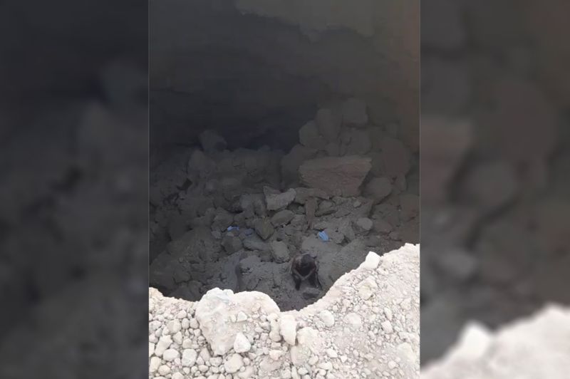 Malatya'da yol yapım çalışması esnasında göçük: İş makinası toprak altında kaldı