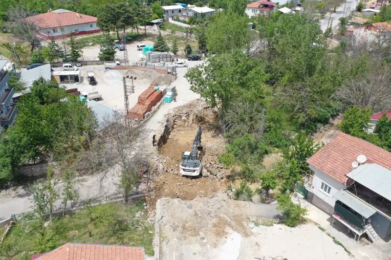 Malatya Büyükşehir Belediyesi depremlerde zarar gören köprü ve yolu yeniledi