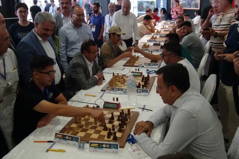 Malatya'da 8. Uluslararası Altın Kayısı Satranç Turnuvası başladı