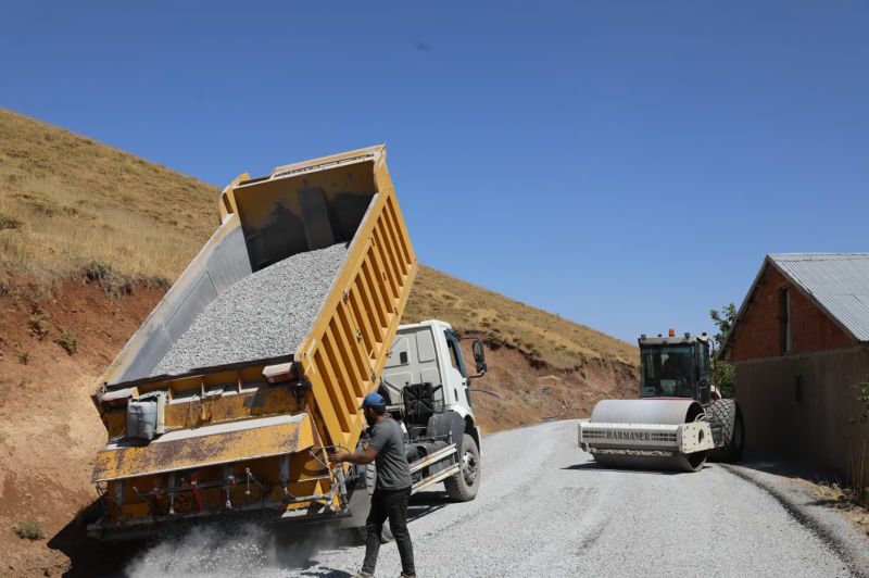 Battalgazi Belediyesi'nden 5 kilometrelik asfalt çalışması