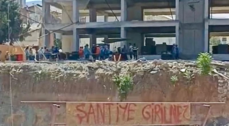 TOKİ inşaatında yüksekten düşen işçi yaralandı