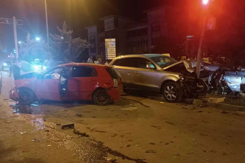 Malatya'da zincirleme kaza: 1'i ağır 7 yaralı