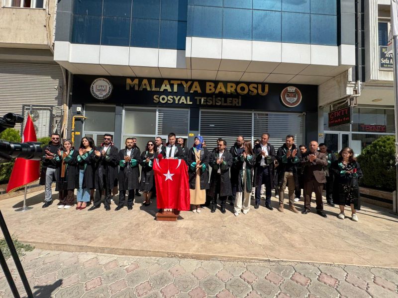 Avukatlardan Baro Başkanı Demez'e tepki