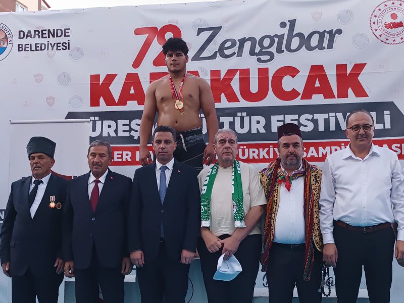 Zengibar’da başpehlivan Doğan Uzun oldu