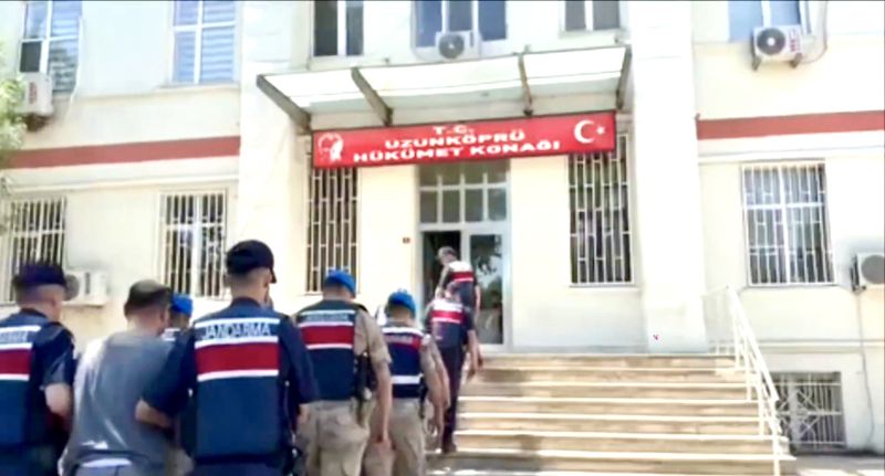 FETÖ operasyonunda 40 tutuklama