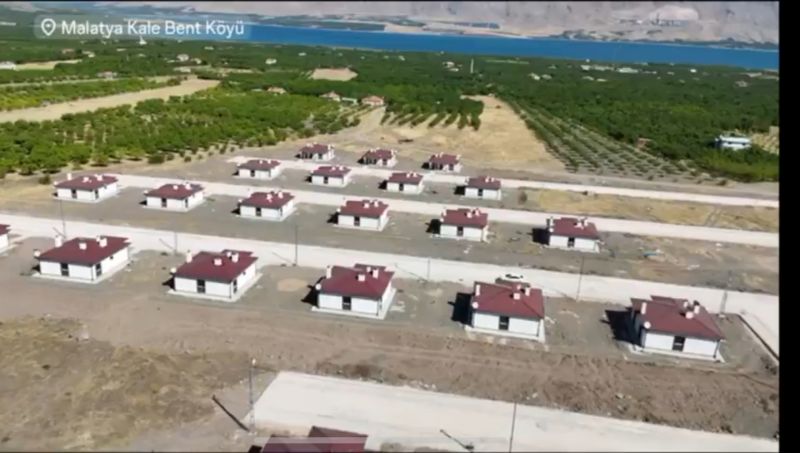 Kale’de 28 kırsal konut depremzedelere teslim edildi