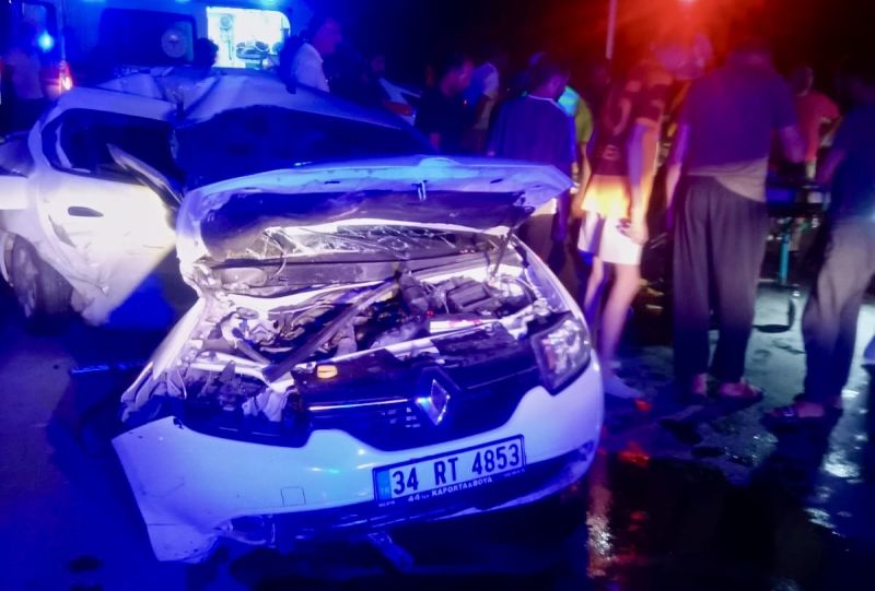 Malatya’da İki Araç Çarpıştı: 3 Yaralı