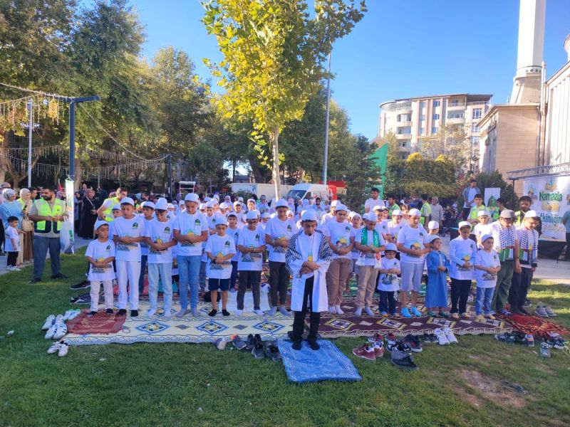 Malatya’da “Hayat Namazla Güzeldir” Etkinliği Yoğun İlgi Gördü