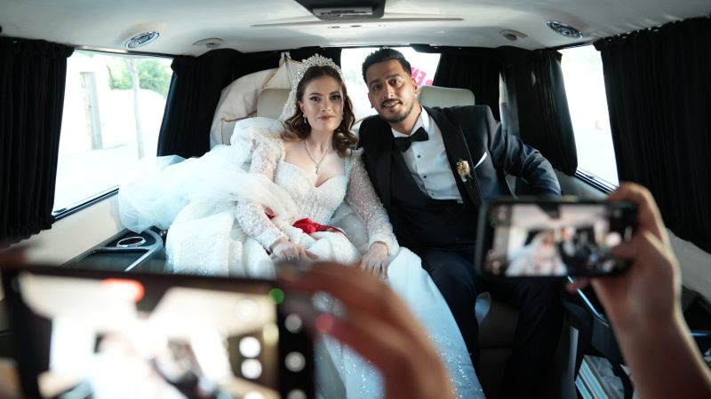 Genç Çifte Başkan Jest’i: Makam Aracı Gelin Arabası Oldu