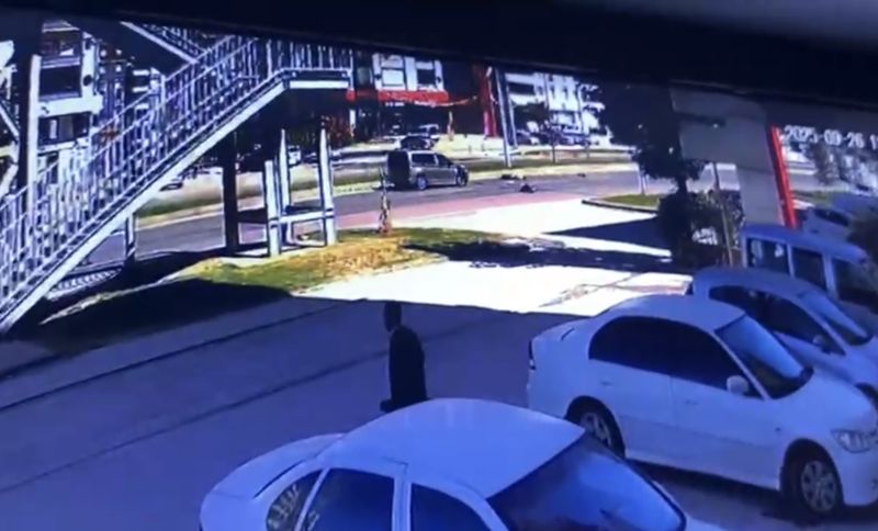 Anne Ve İki Çocuğun Ağır Yaralandığı Feci Kaza Kameraya Yansıdı