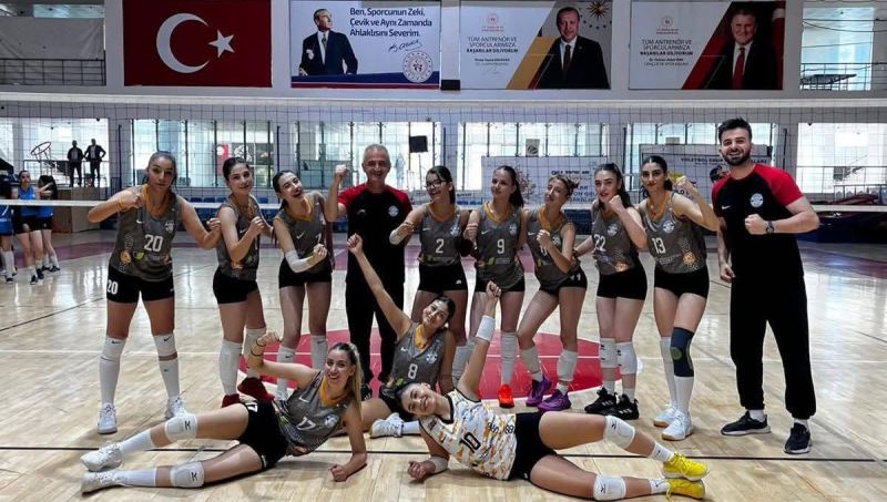 Nicer Hotel Voleybol Sezona Deplasmanda Galibiyetle Başladı