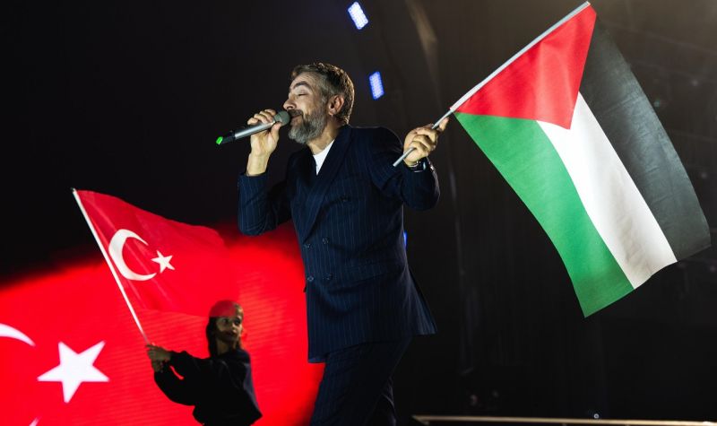 Malatya’da Resul Dindar İle Karadeniz Ezgileri Yankılandı