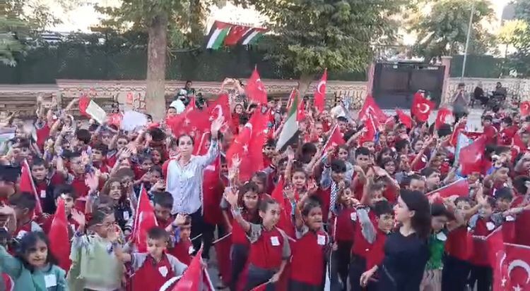 Minik Kalpler Gazzeli Arkadaşları İçin Haykırdı