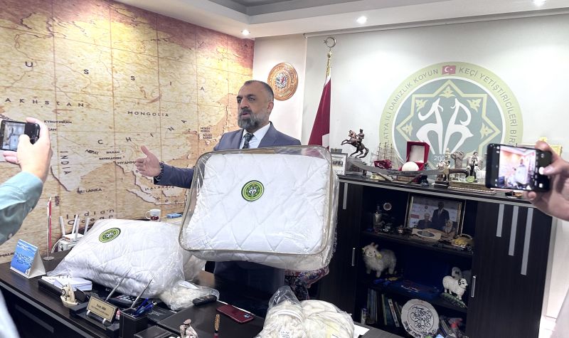 Malatya’da Yünler Çöpe Gitmeyecek: Koyun Keçi Yetiştiricileri Birliği Yünleri Yorgana Dönüştürdü