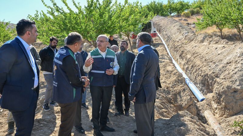 Başkan Sami Er: “Kuraklığa Karşı 250 Bin Metre Sulama Borusu Dağıtıyoruz”