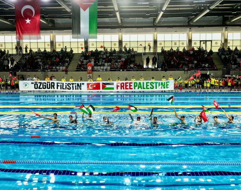 Kulaçlar Gazze İçin Atıldı; Sporculardan Duygusal Destek