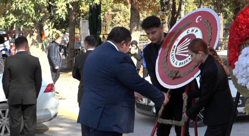 CHP’li Yıldız’dan Alternatif Çelenk Sunma Törenine  Tepki