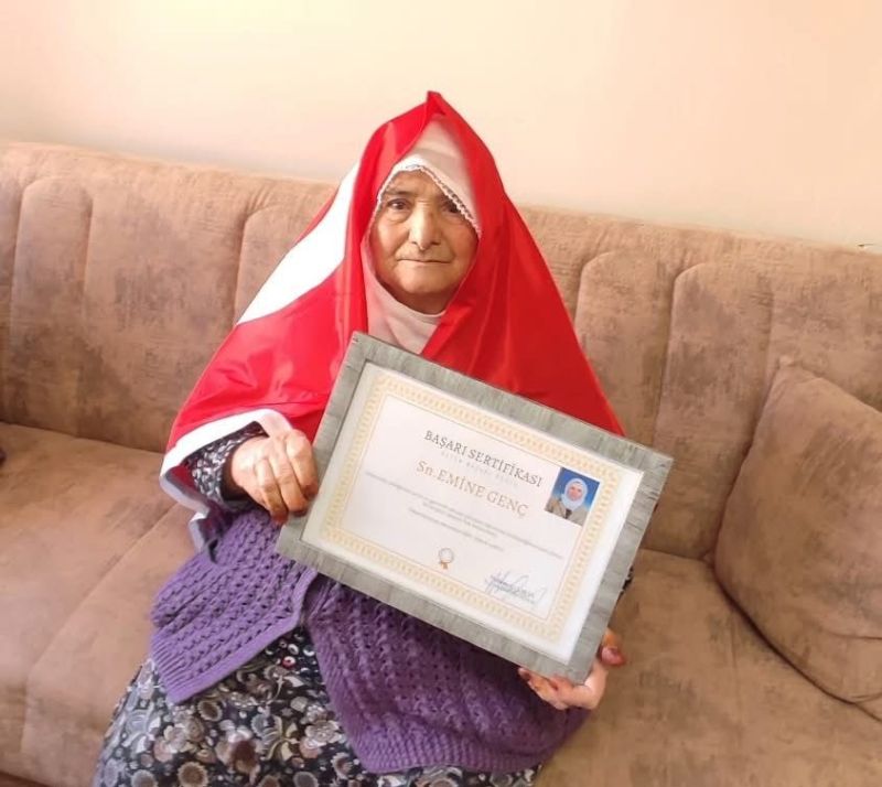 Doğanşehir’de 88 Yaşında Okuma Yazma Öğrendi