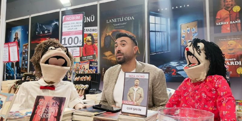 Yazar Cem Şahin’den Gençlere Mesaj: “Çocuğa Kitaba Dokundur, Gerisi Kendiliğinden Gelir”