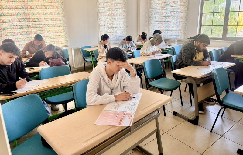 Yeşilyurt Belediyesi Öğrenciler İçin Deneme Sınavı Düzenledi