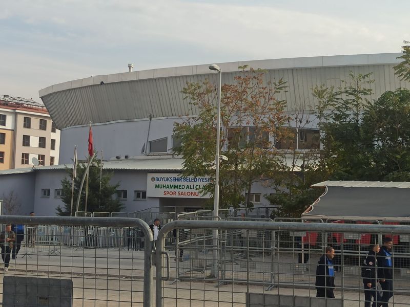 Malatya’da Çete Davası Başladı: Sanıklar Spor Salonunda Hakim Karşısında