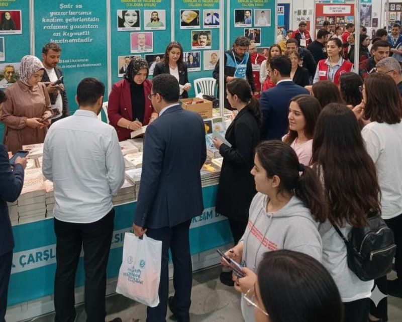 Gül Kaçar’ın “Unutulmuş Ruhlar Ülkesi” İmza Gününe Yoğun İlgi