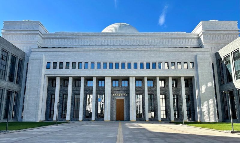 Komşunuzun Balkonuna Halı Silkelerken Bir Kez Daha Düşünün!