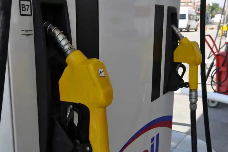 Benzine zam geldi! Akaryakıtta tabela değişti