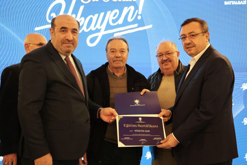 Battalgazi’de Teşkilat Akademisi İle Mahalle Başkanlarına Eğitim Verildi