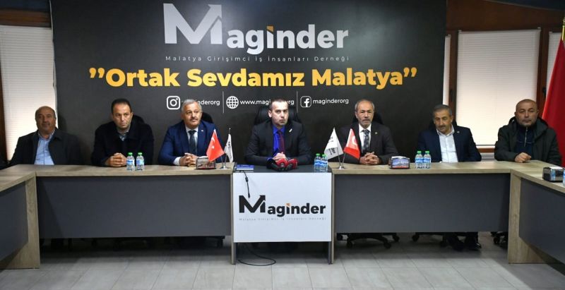 “Hızlı Tren Müjdesi Malatya’ya Uğramadı: Muhtarlardan Siyasi Mesaj”