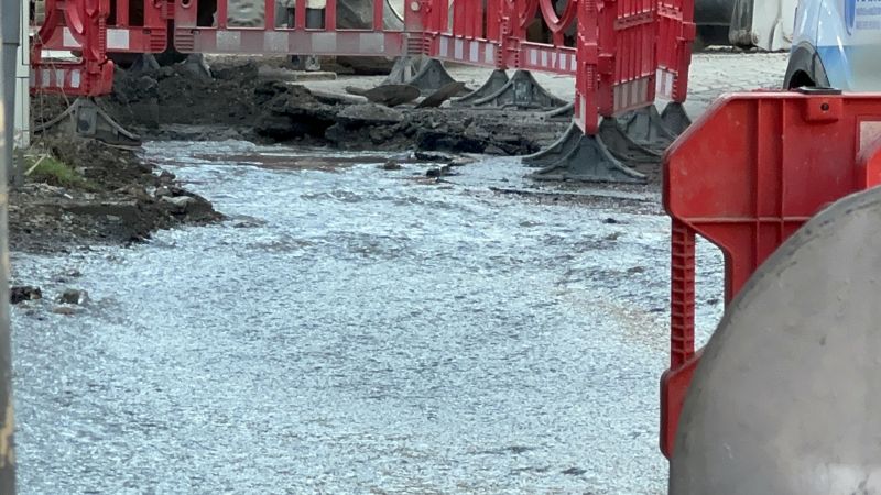 Malatya’da İçme Suyu Hattı Patladı, Sokaklar Sular Altında Kaldı