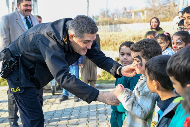 Akçadağ’da emniyetten minik öğrencilere anlamlı buluşma