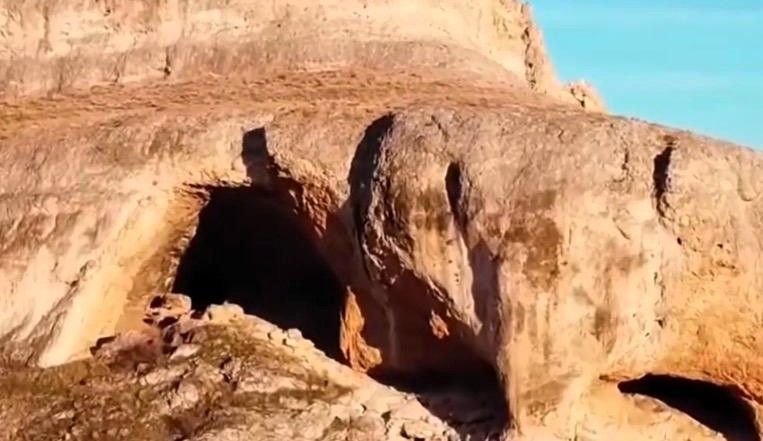 Defineciler Göz Dikti, Küllü Mağara Sessizce Yok Oluyor