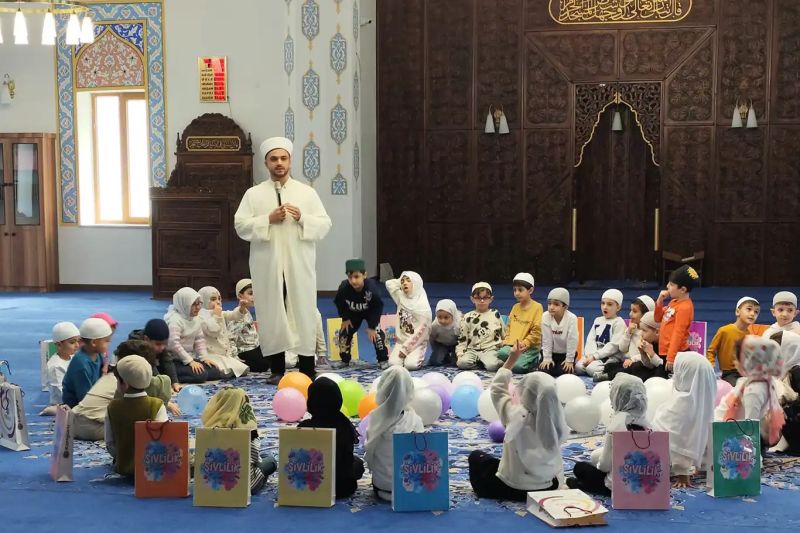 Miniklerden camide anlamlı buluşma