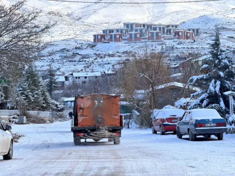 Kar Yağışı Nedeniyle Malatya’da Çok Sayıda Yol Ulaşıma Kapatıldı