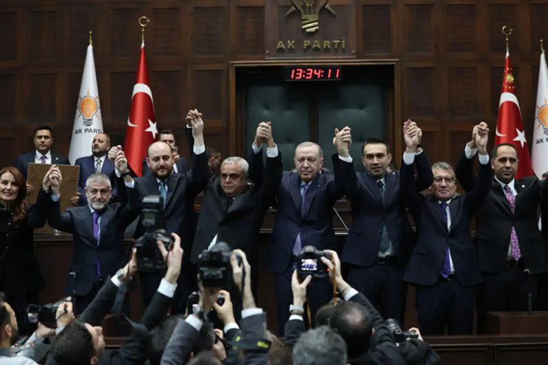 3 milletvekili AK Parti'ye geçti