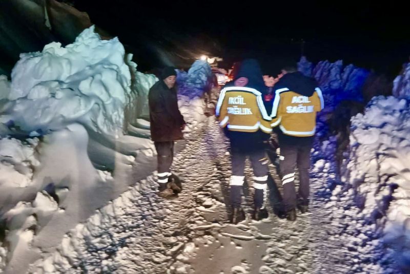 Pütürge’de Yol Açma Çalışmalarında Büyük Tehlike: Çığların Arasında Kalan Ekipler Kurtarıldı