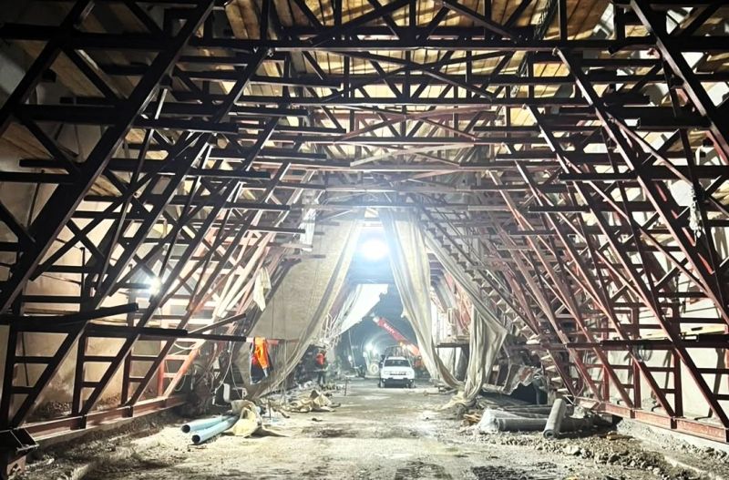 Erkenek Tüneli’nde Tadilat Çalışmaları Sürüyor