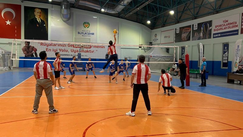 Kurumlar Arası Voleybol Turnuvası Başladı