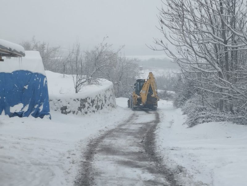 Battalgazi’de Kar Seferberliği; Yollar ve Kaldırımlar Kısa Sürede Temizlendi