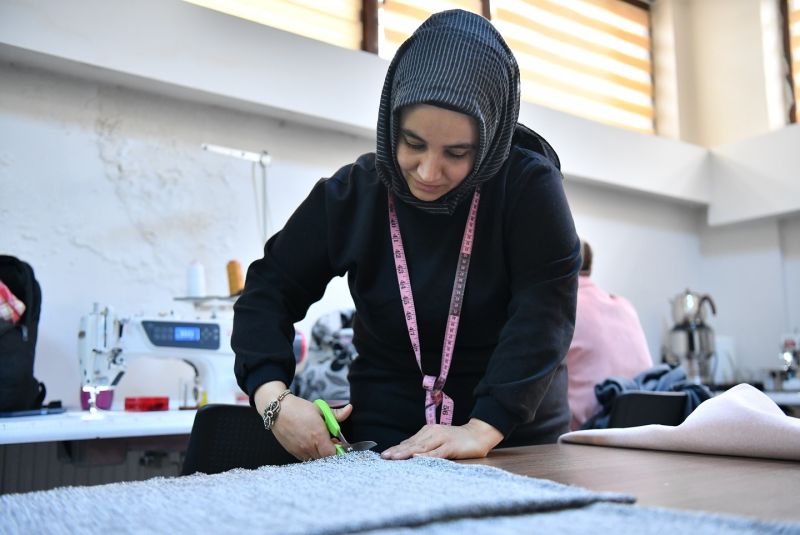 Yeşilyurt’ta Kadınlar Üretiyor, Emeğe Değer Katılıyor